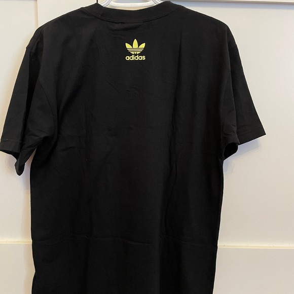 Adidas swirl men’s tee, size m. BNWT - Picture 2 of 4